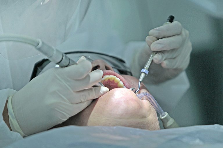 comissao-debate-riscos-do-mercurio-na-odontologia