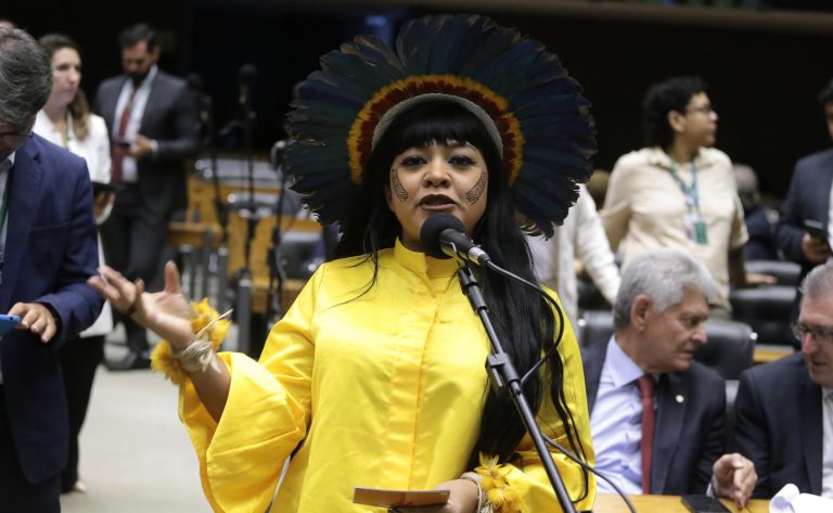 entra-em-vigor-lei-que-permite-a-indigenas-e-quilombolas-sugerirem-nomes-de-escolas