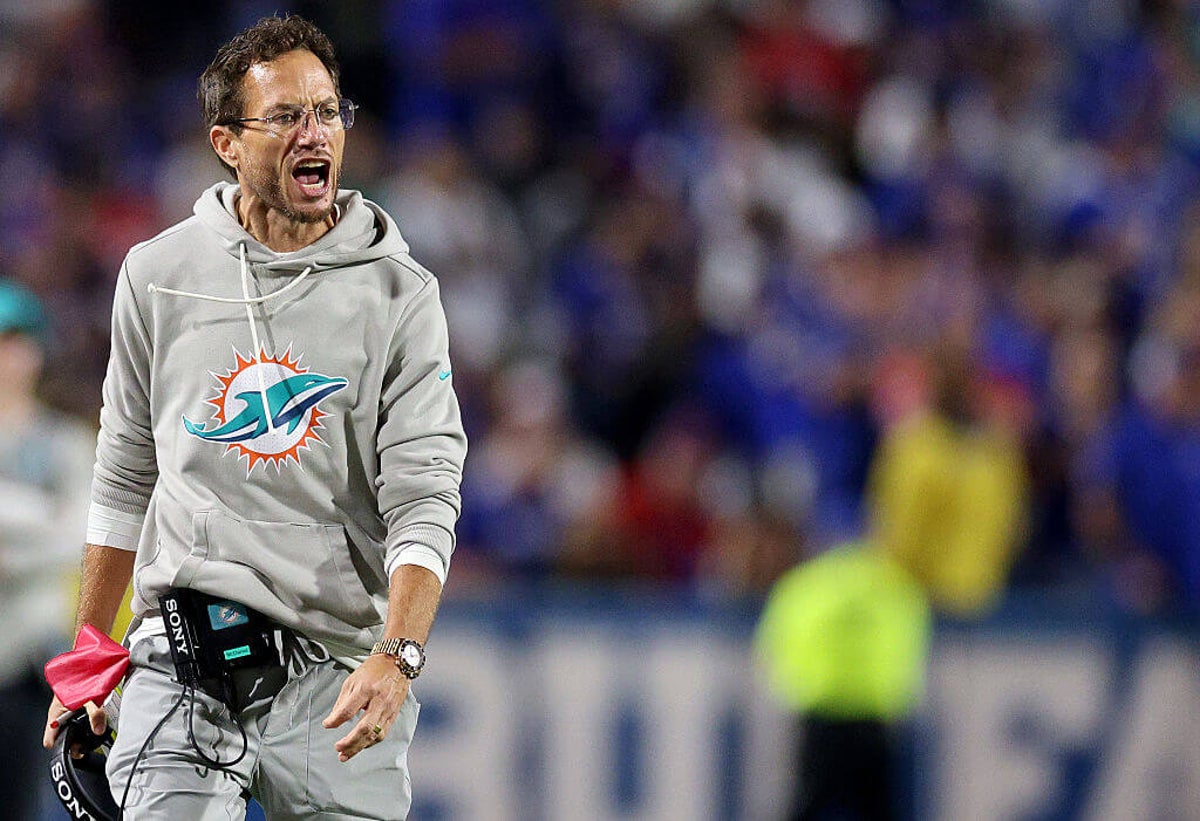 dolphins-plan-to-talk-to-nfl-over-josh-allen-fumble-on-kneel-down-at-end-of-first-half