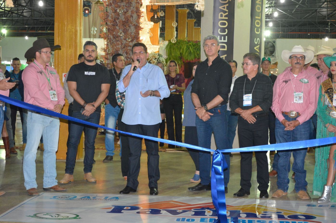 feira-multisetorial-e-atracao-na-35a-expoari-em-ariquemes,-ro