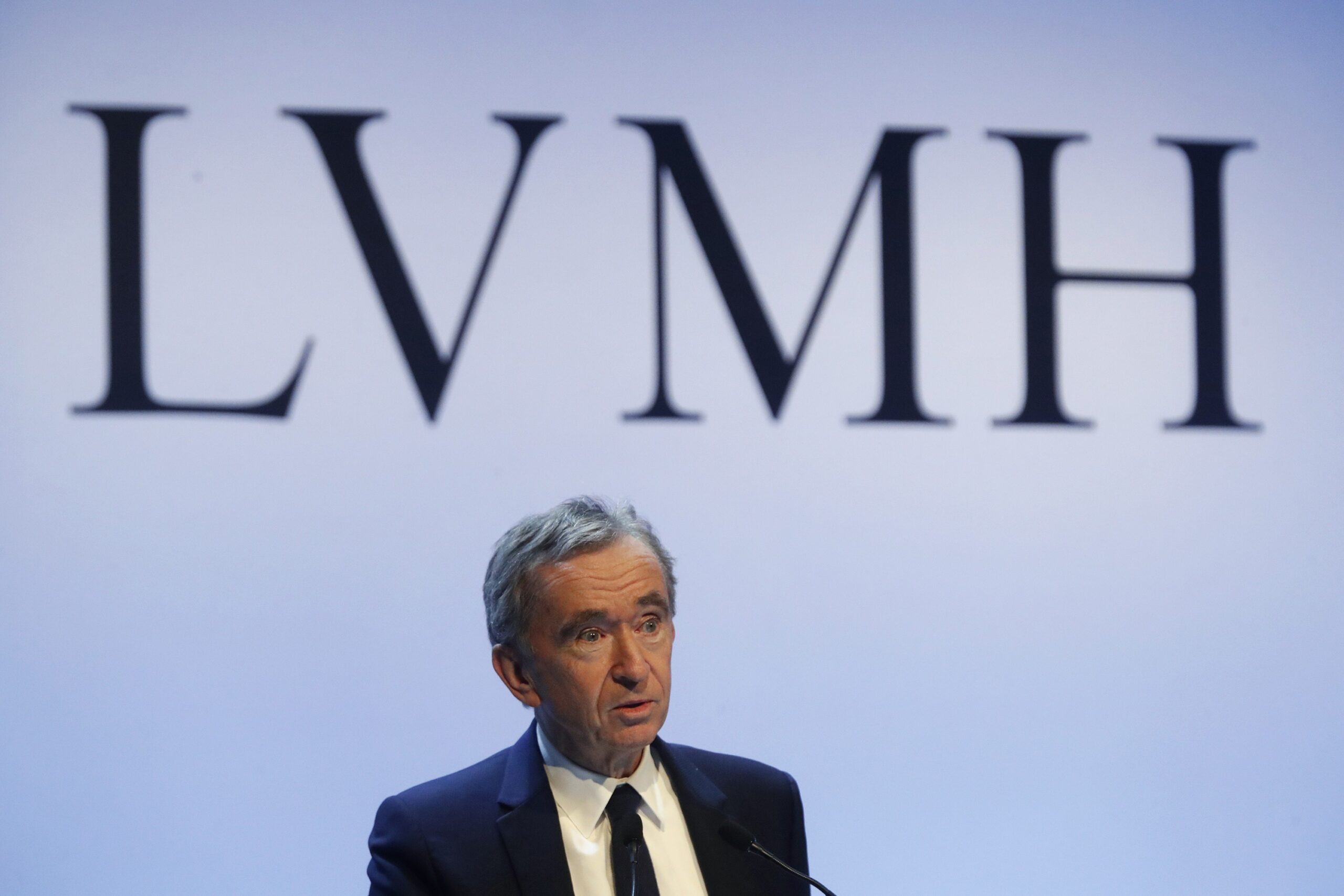 bernard-arnault,-homem-mais-rico-da-franca,-critica-proposta-de-imposto-para-super-ricos