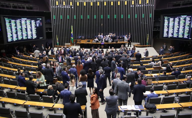 camara-aprova-mp-que-cria-o-programa-agora-tem-especialistas;-acompanhe