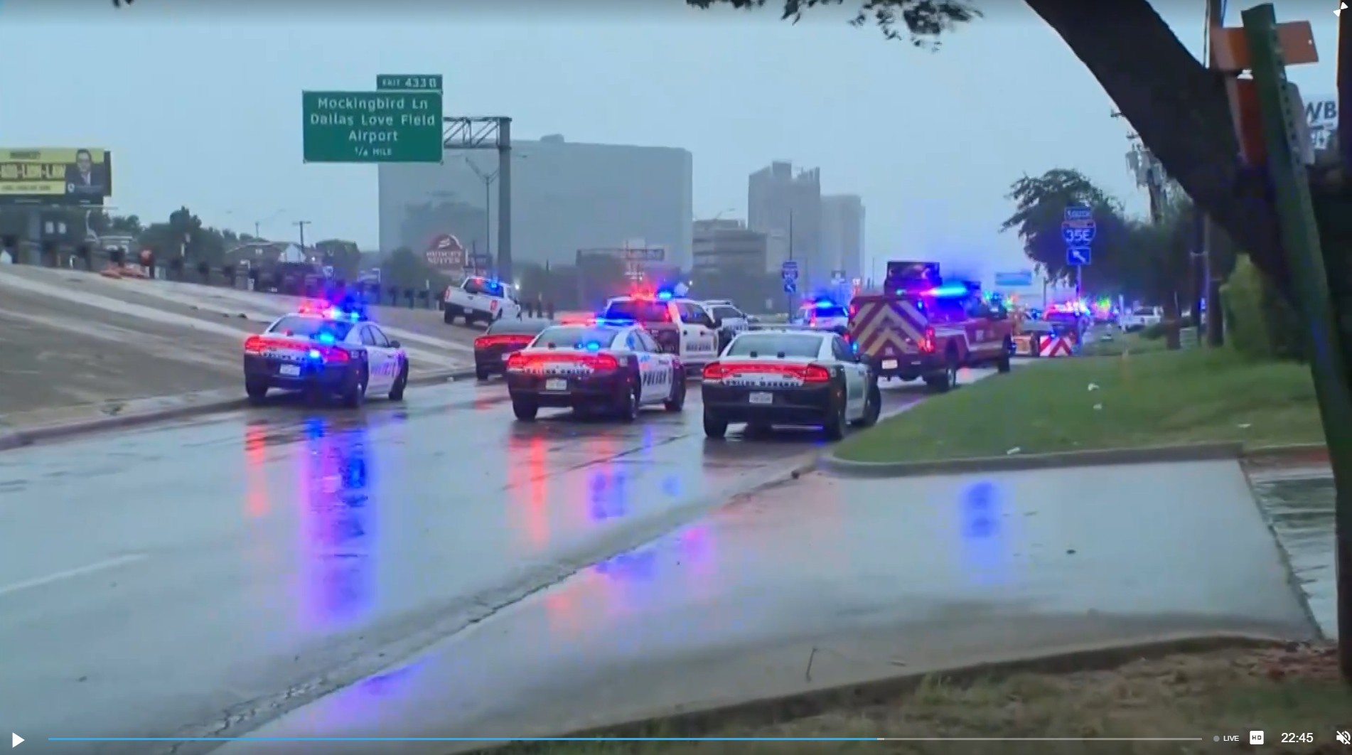 agente-de-imigracao-dos-eua-empurra-mulher-no-chao,-na-frente-dos-filhos-dela;-video