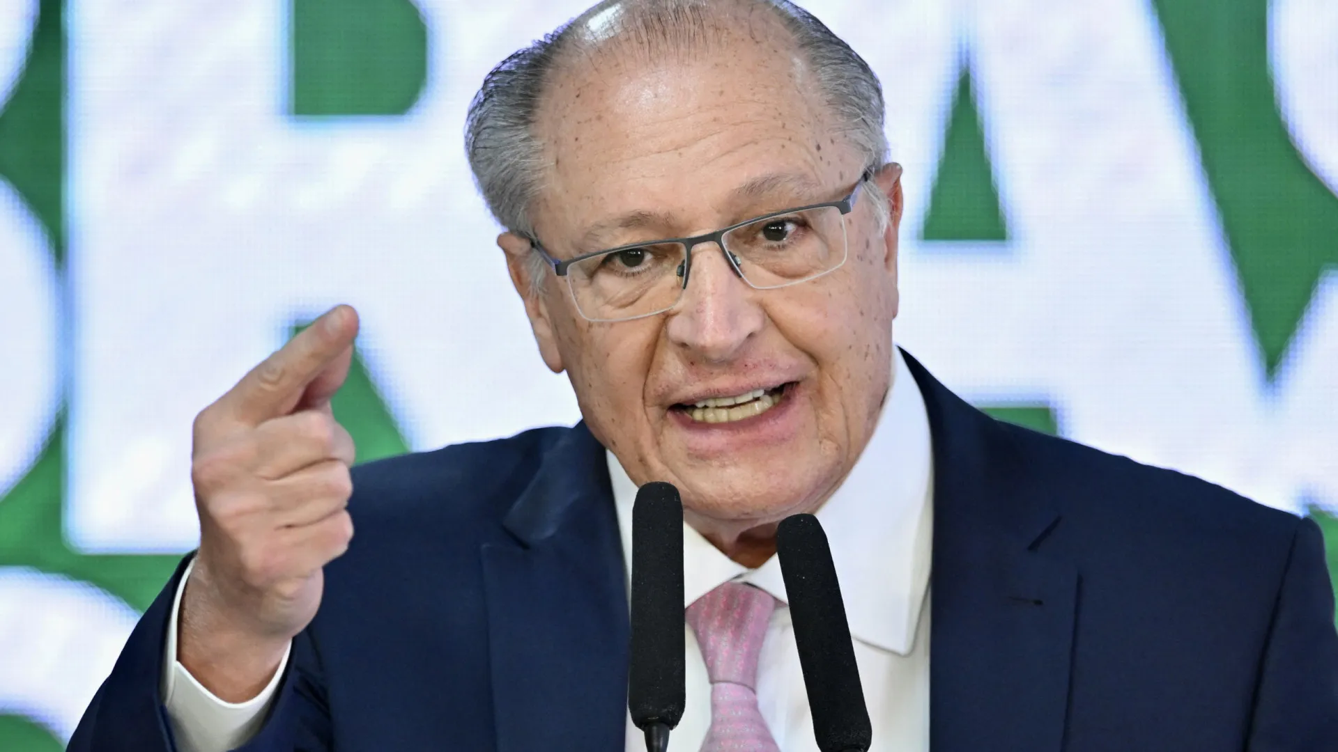 estamos-otimistas-com-negociacoes-com-trump,-diz-alckmin-em-entrevista