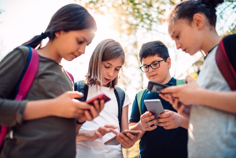 audiencia-discute-impacto-de-redes-sociais-na-saude-mental-de-criancas-e-adolescentes