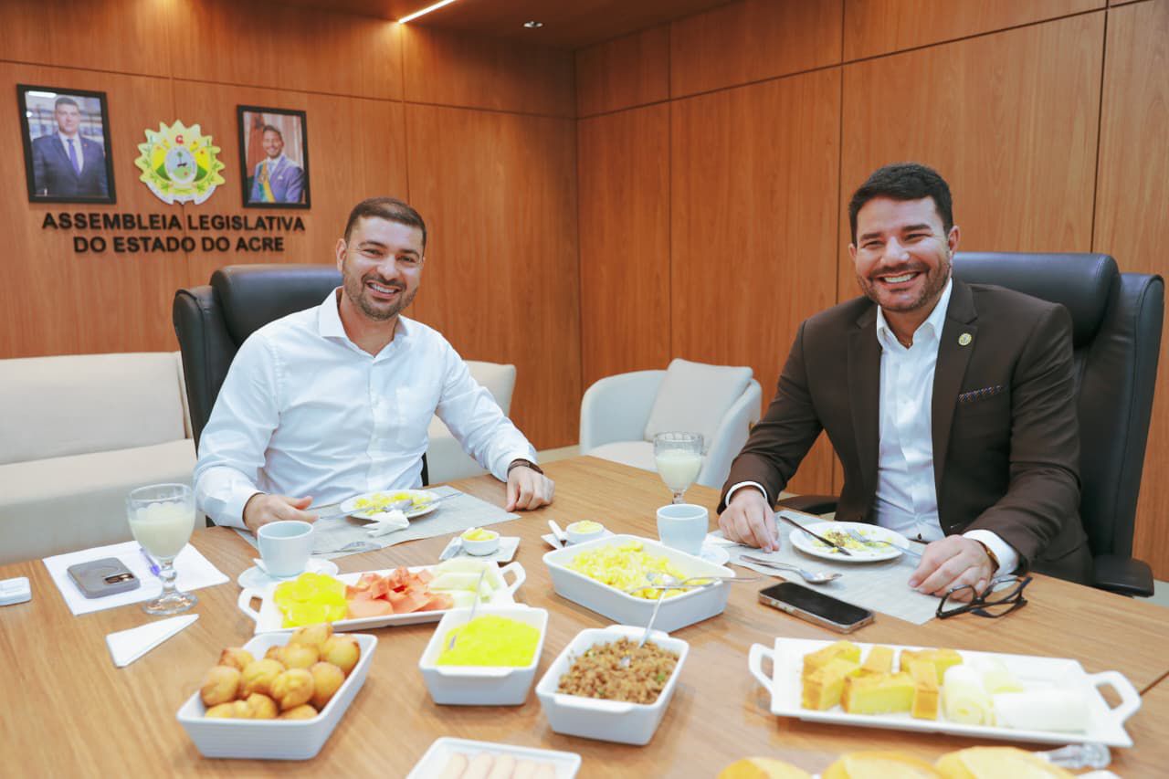 no-cafe-com-presidente,-nicolau-junior-recebe-gladson-na-aleac