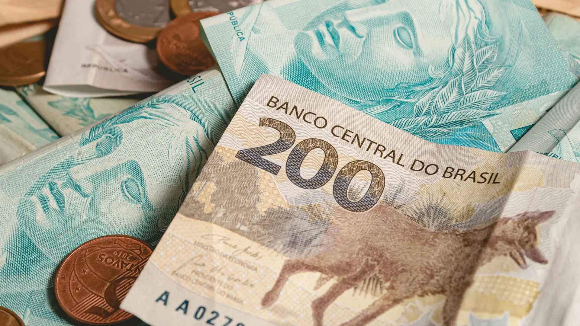 divida-publica-bruta-do-brasil-se-mantem-em-77,5%-do-pib-em-agosto,-mostra-bc