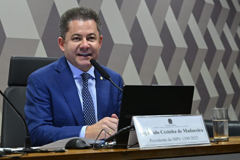 comissao-mista-debate-plano-brasil-soberano-com-representantes-do-governo