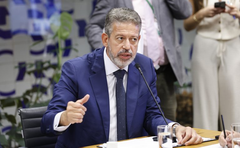 isencao-do-ir-e-primeiro-passo-para-reforma-sobre-a-renda,-diz-lira