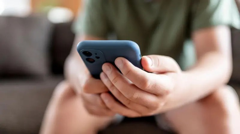 tiktok-recomenda-conteudo-sexual-e-pornografia-para-criancas,-denuncia-relatorio