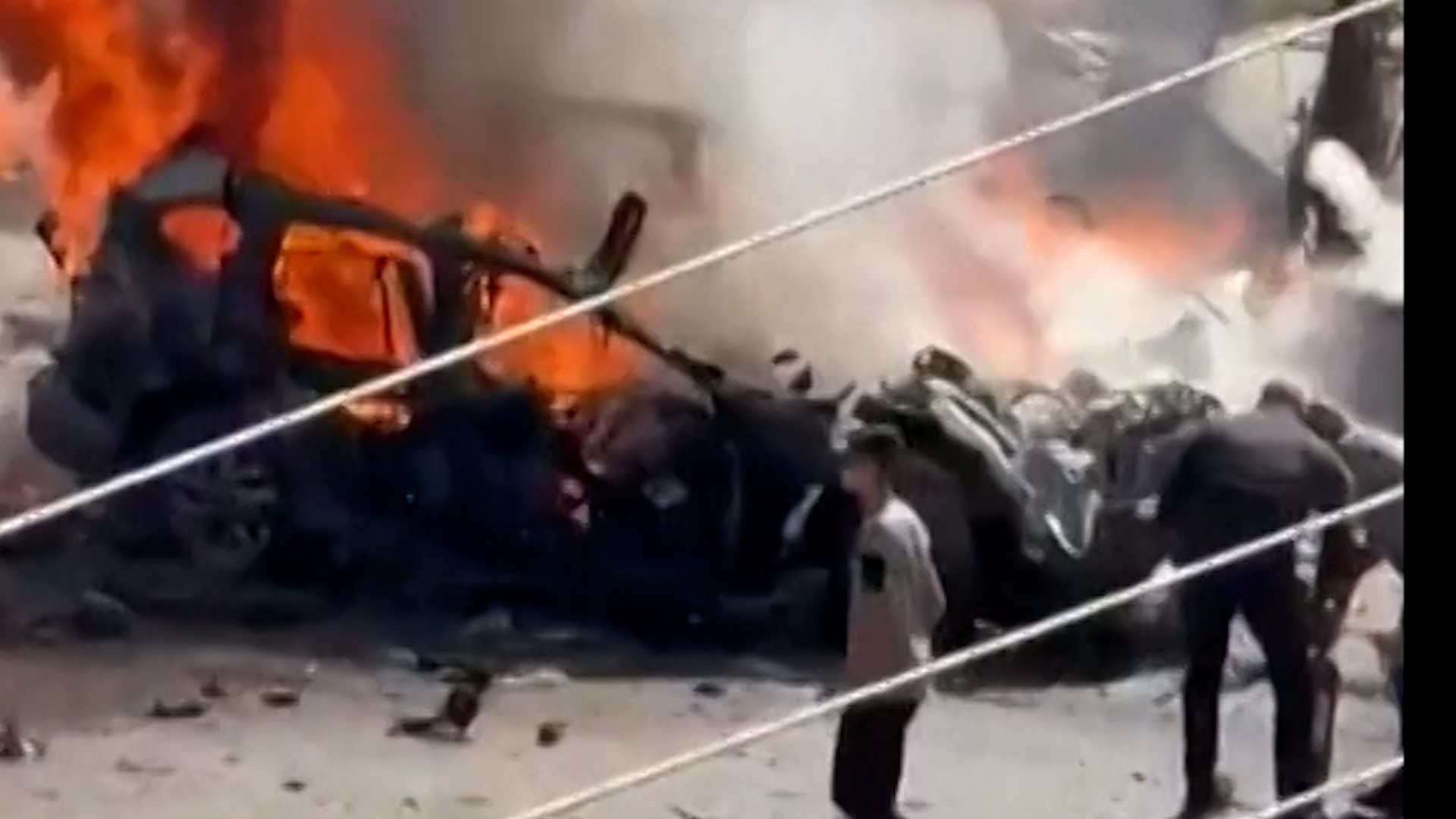 video-mostra-explosao-que-matou-membro-do-hezbollah-apos-ataque-de-israel-no-libano