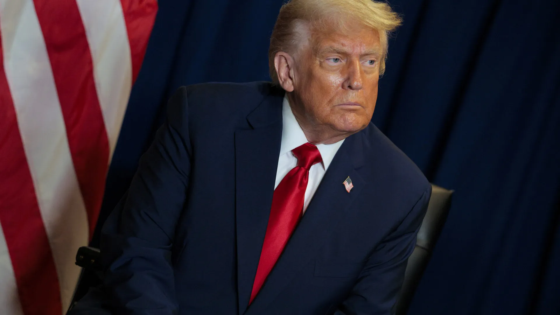 trump-acusa-china-de-medida-‘hostil’-e-impoe-taxa-de-100%