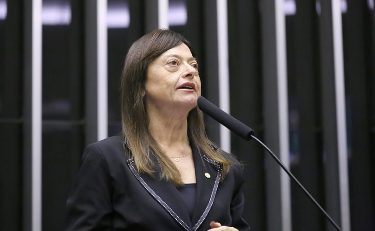 comissao-aprova-projeto-que-preve-pelo-menos-20%-da-propaganda-do-governo-para-midia-regional