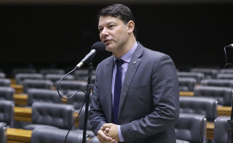 comissao-de-constituicao-e-justica-aprova-sindrome-de-tourette-como-deficiencia-para-fins-legais