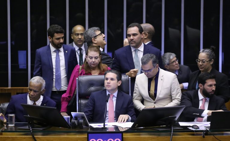 camara-dos-deputados-vota-nesta-quarta-feira-mais-projetos-em-defesa-de-criancas-e-adolescentes
