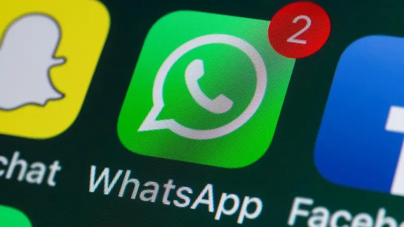 como-funciona-e-como-ativar-a-nova-ferramenta-do-whatsapp-para-resumir-conversas-com-ia