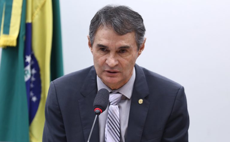 comissao-debate-politica-nacional-de-atencao-a-mulheres-na-menopausa