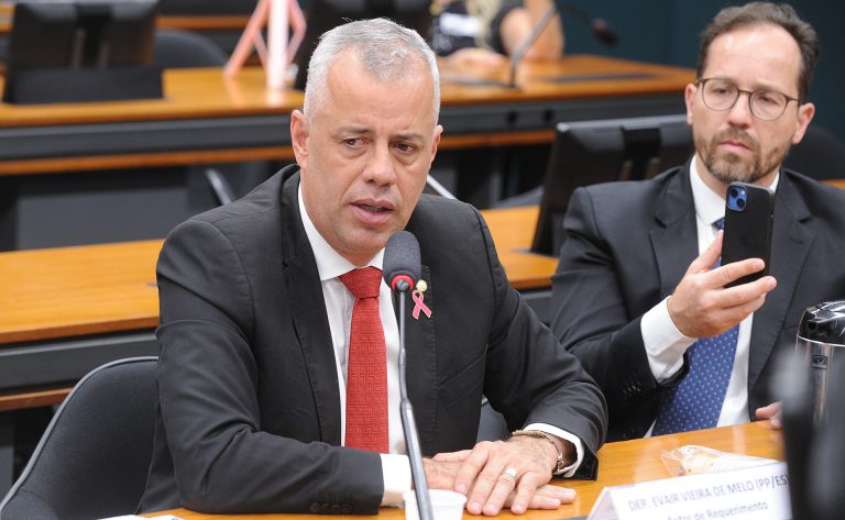 comissao-aprova-proposta-que-repassa-1%-do-itr-para-qualificacao-profissional-no-campo