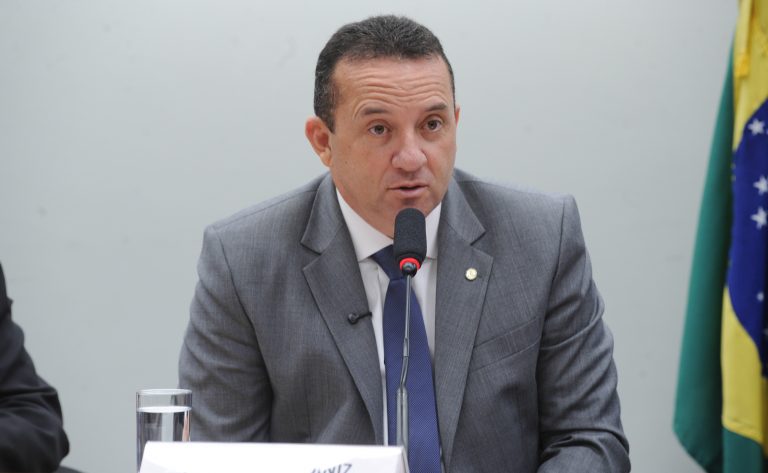 comissao-aprova-projeto-que-obriga-aplicativos-de-mensagens-a-combater-clonagem-de-contas