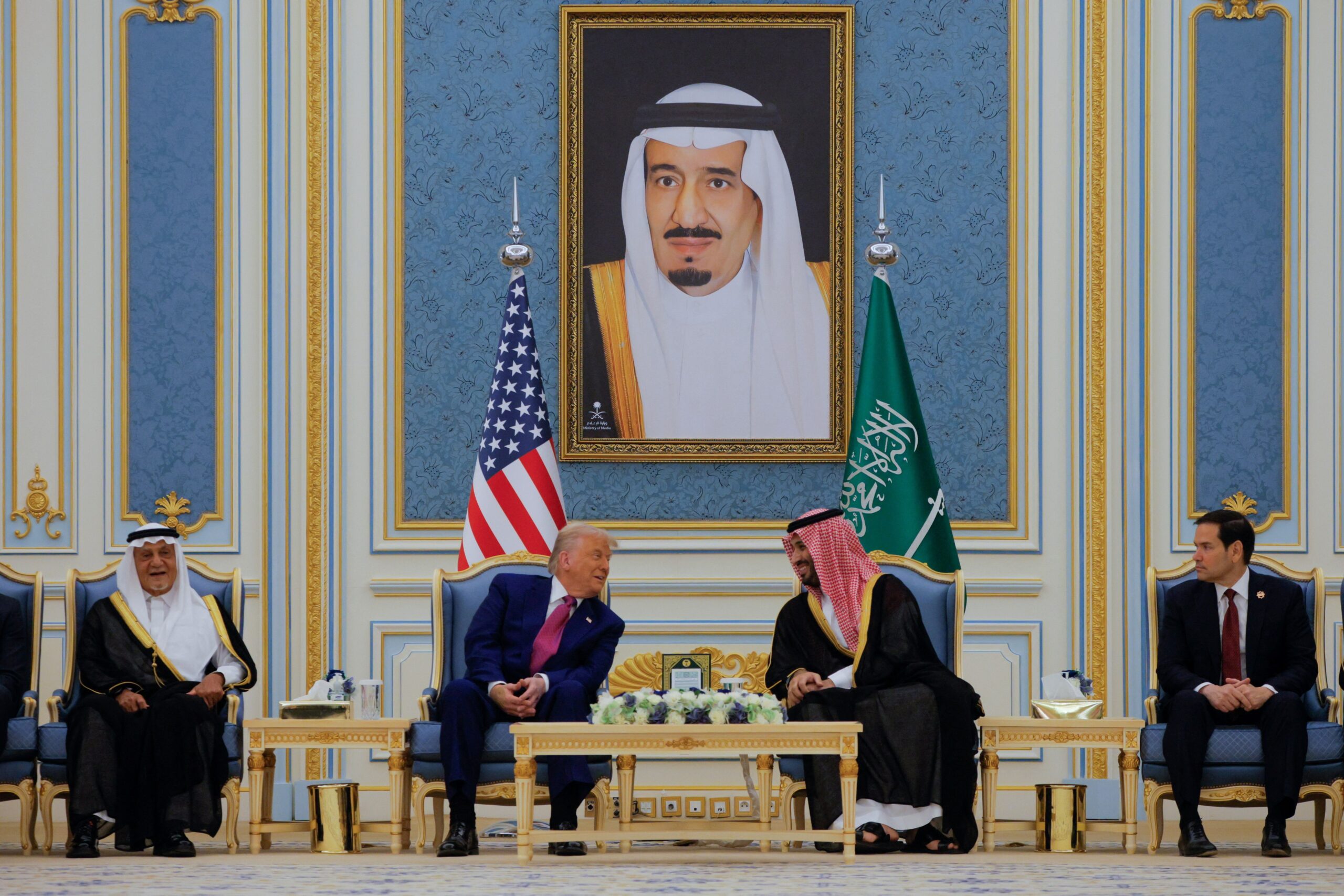 em-encontro-que-pode-ter-cristiano-ronaldo,-trump-recebe-principe-saudita-acusado-de-assassinato-de-jornalista