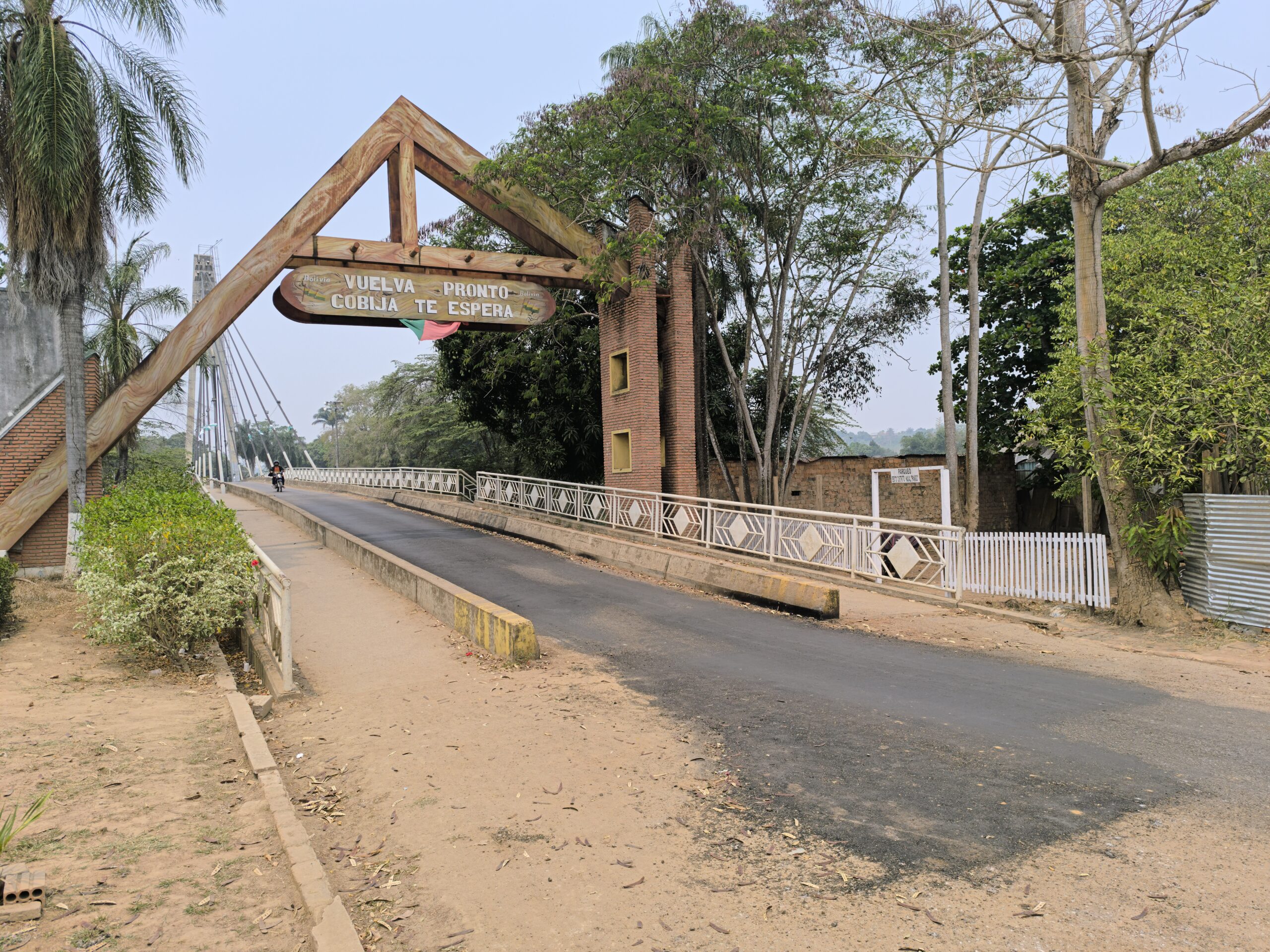 deracre-realiza-inspecao-tecnica-na-ponte-wilson-pinheiro,-que-liga-brasileia-a-cobija,-na-bolivia