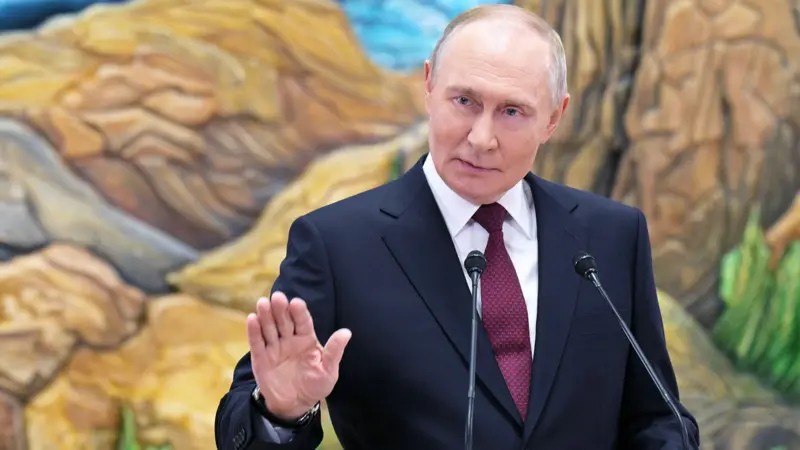 putin-reforca-ameaca-e-diz-que-so-havera-paz-se-ucrania-ceder-territorios