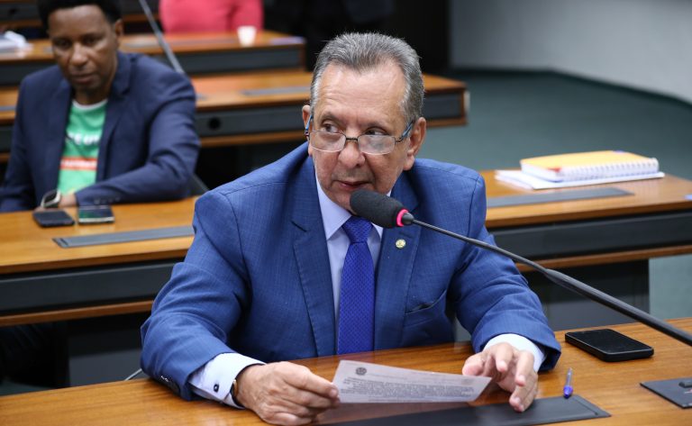 comissao-aprova-regras-mais-rigidas-para-cadastro-de-motoristas-de-aplicativo