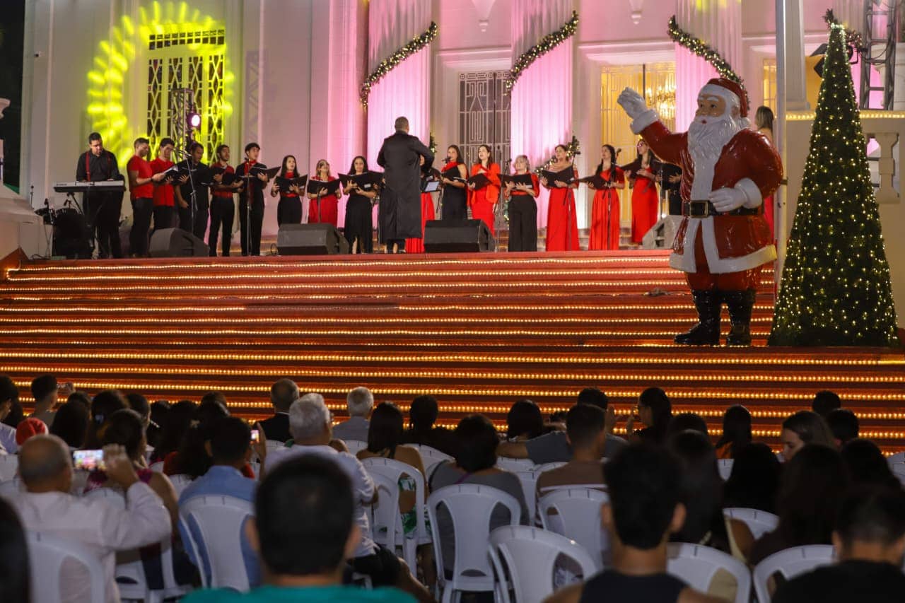 apresentacoes-de-corais-acreanos-marcam-sexta-noite-do-fim-de-ano-da-familia