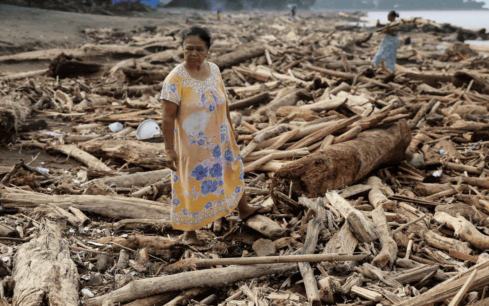 enchentes-na-indonesia-deixaram-mais-de-1-mil-mortos-e-1,2-milhao-de-desabrigados