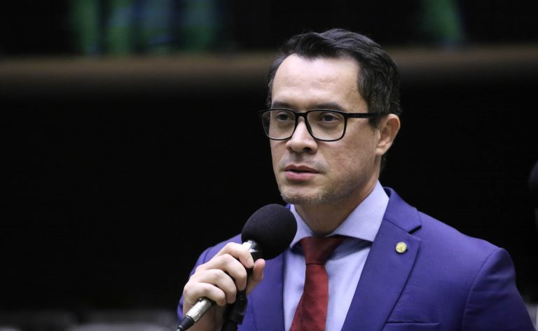 comissao-aprova-incentivo-a-qualificacao-de-pessoas-com-deficiencia-no-mercado-cultural