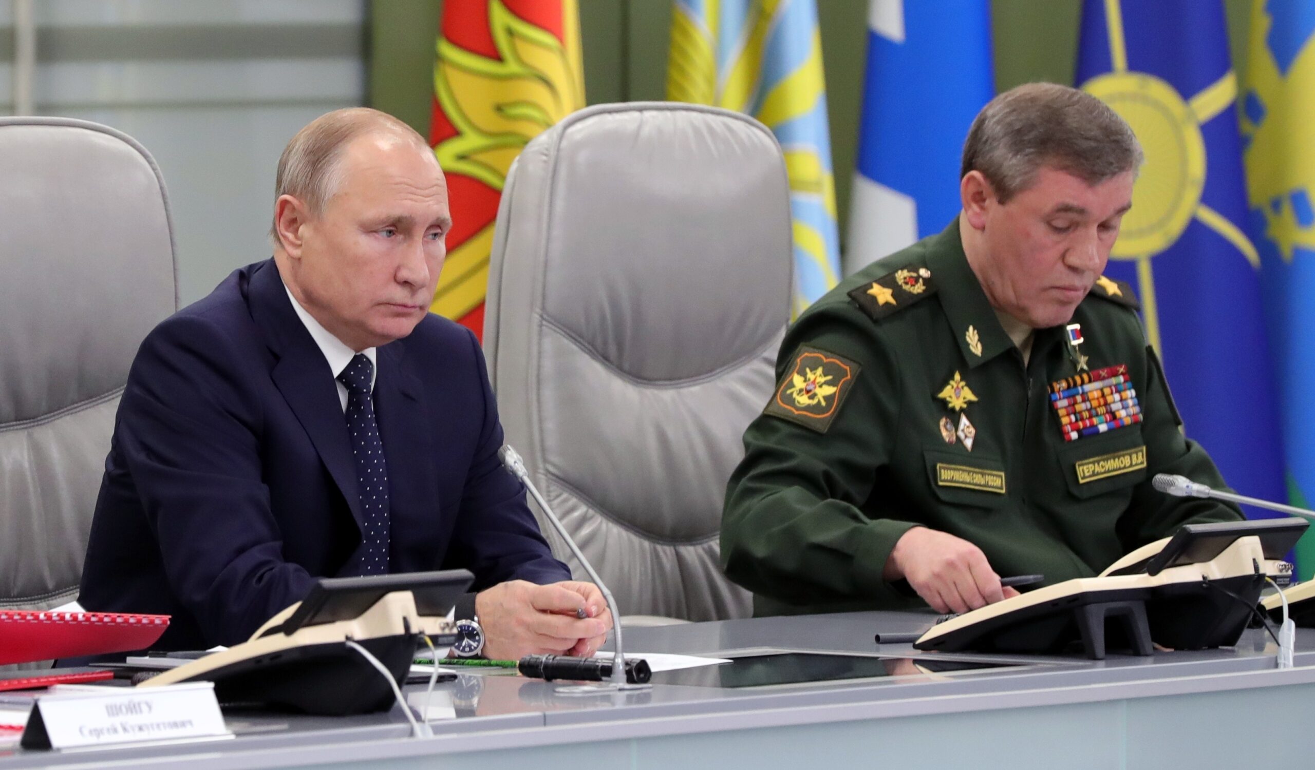 chefe-do-exercito-russo-diz-que-putin-ordenou-expansao-de-zona-tampao-nas-regioes-ucranianas-em-2026