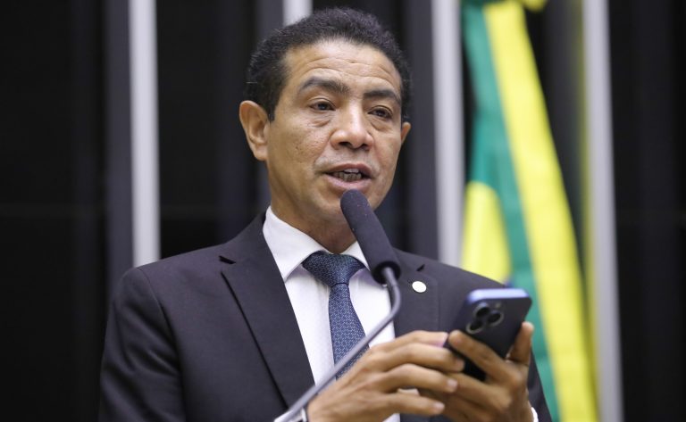 projeto-proibe-uso-de-imagens-desrespeitosas-a-fe-crista-em-desfiles-de-escola-de-samba