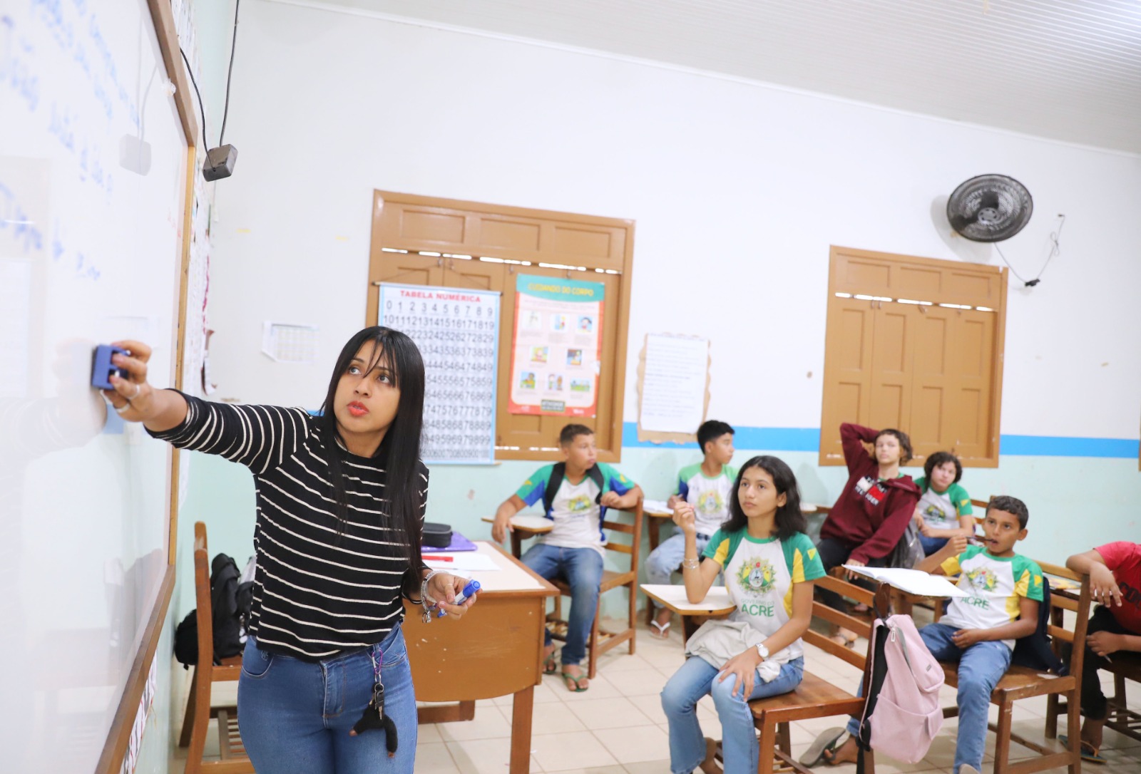 governo-nomeia-novos-professores-aprovados-em-concurso-da-educacao
