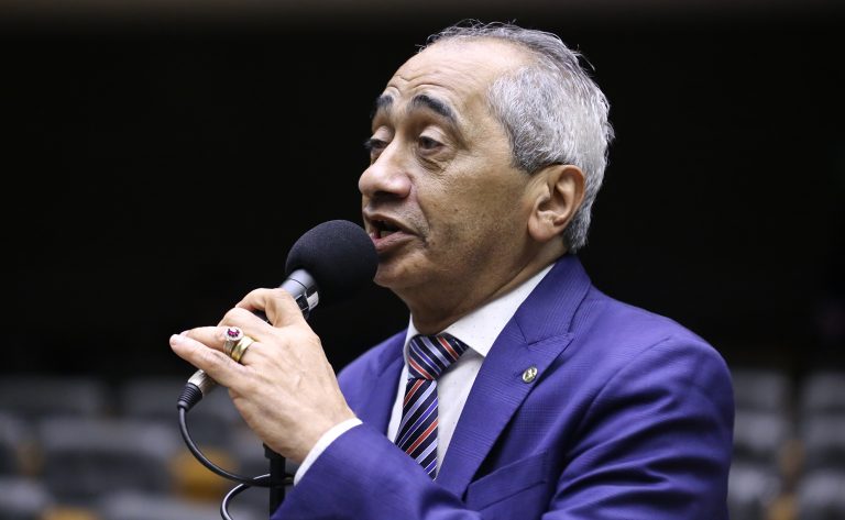 projeto-criminaliza-inducao-a-desafios-perigosos-que-coloquem-a-vida-em-risco