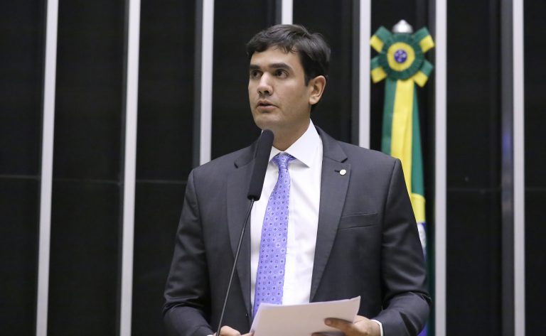 projeto-regulamenta-destino-de-bens-e-veiculos-abandonados-em-patios-policiais
