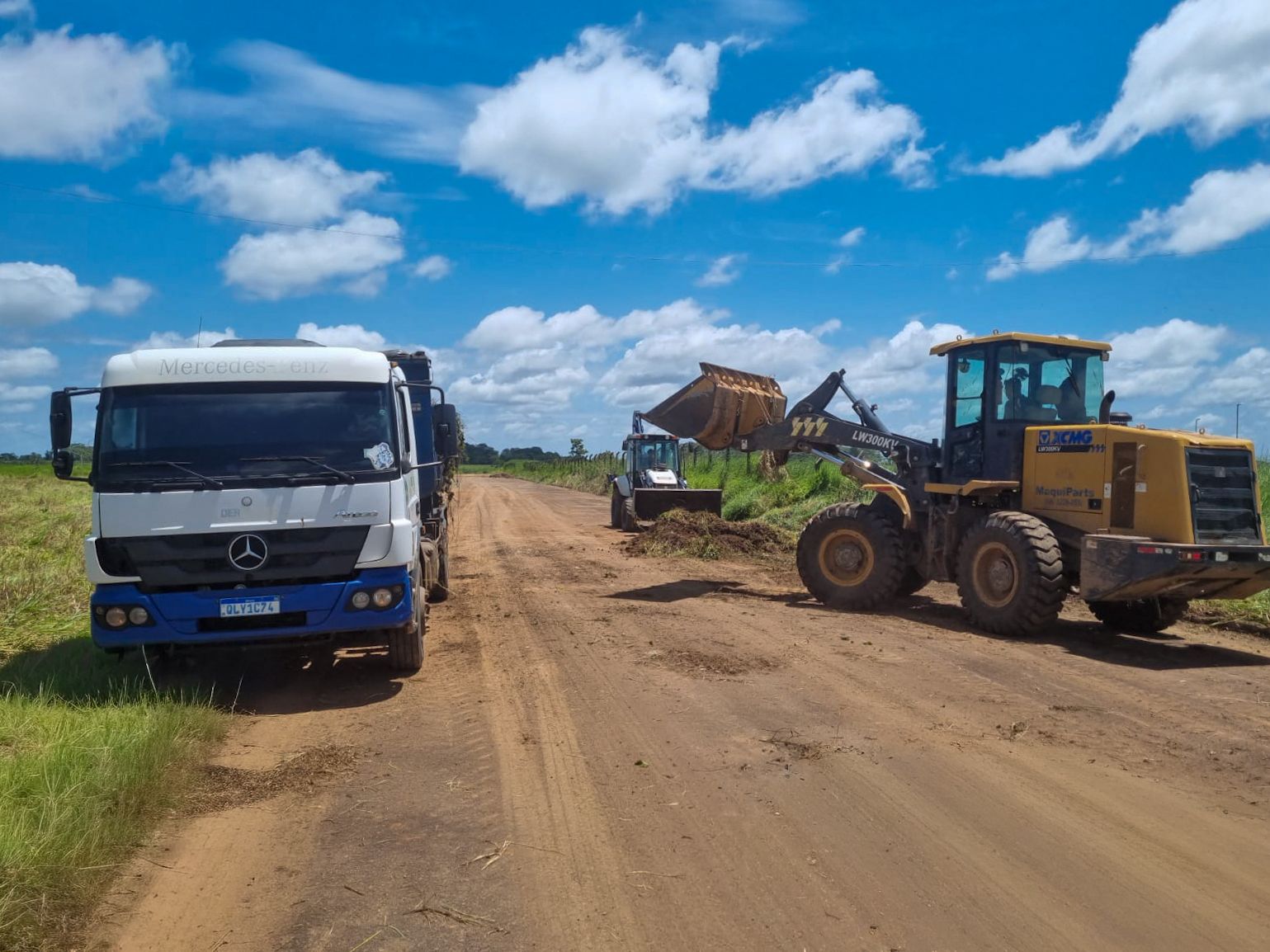 deracre-executa-limpeza-de-acesso-a-area-da-zpe-em-senador-guiomard