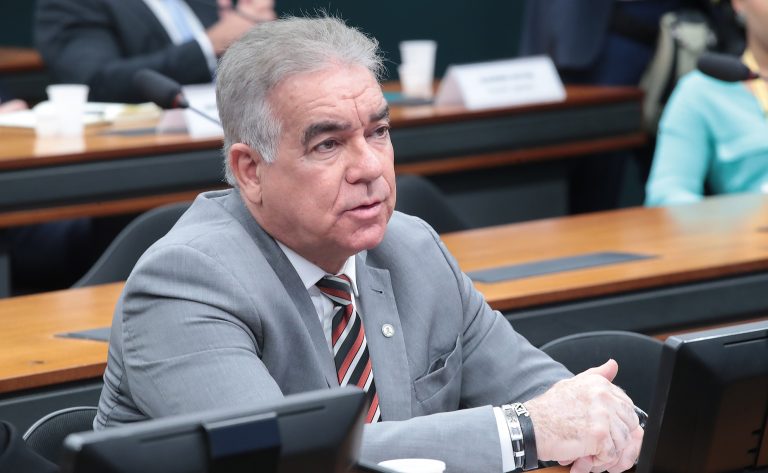 projeto-cria-pacote-de-beneficios-para-maes-de-gemeos-e-trigemeos