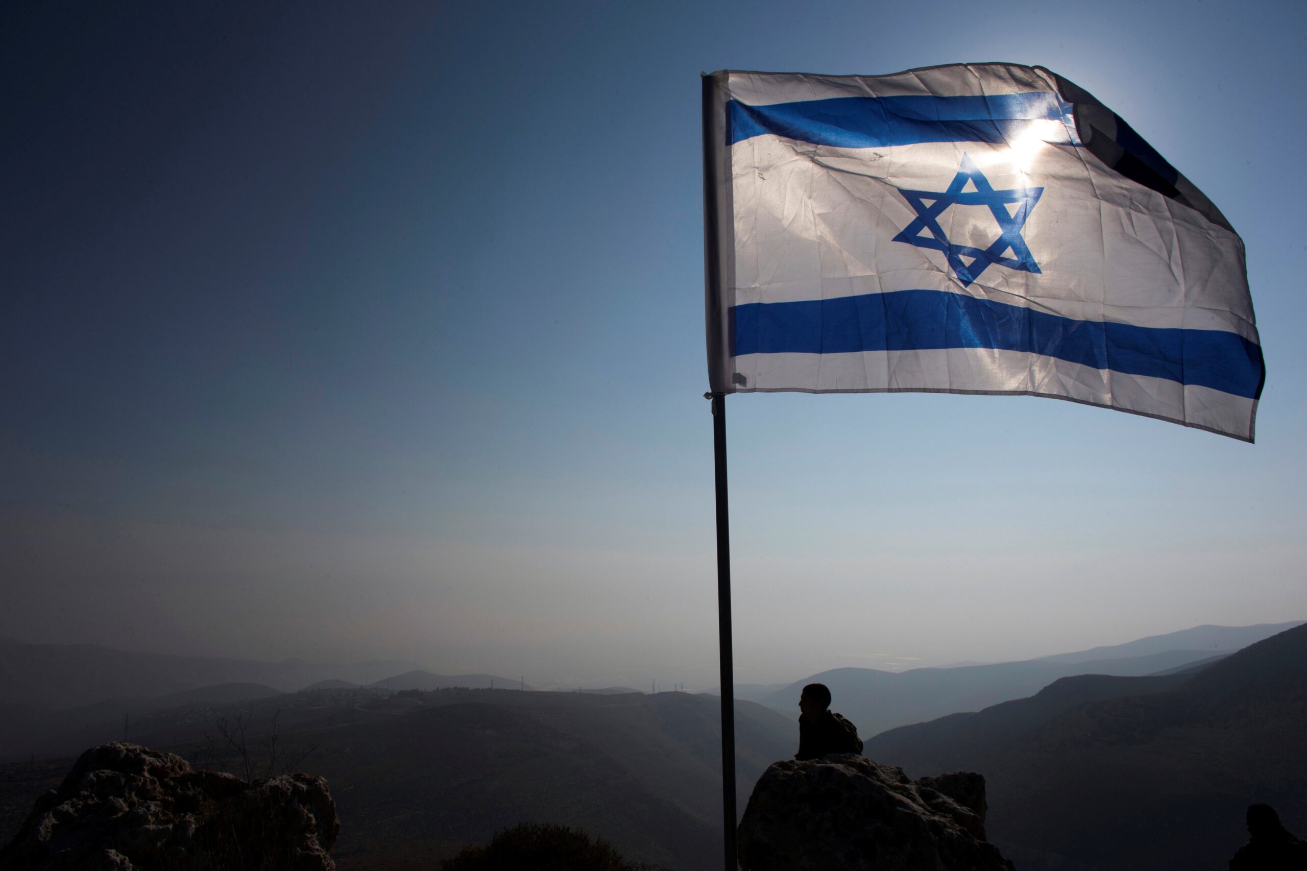 aerea-israelense-sera-multada-em-us$-39-milhoes-por-precos-abusivos-durante-guerra-com-gaza
