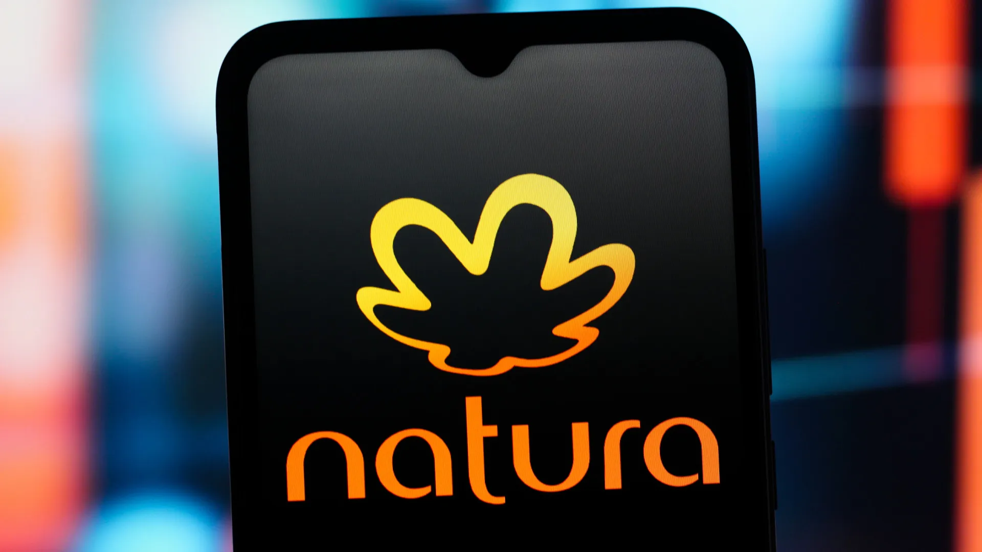 natura-vende-operacao-da-avon-na-russia