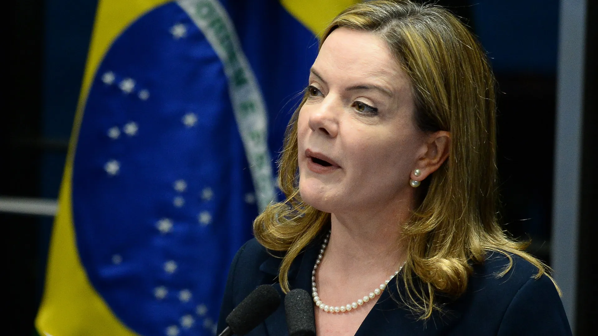 gleisi-hoffmann-celebra-decisao-de-dino-que-suspendeu-privatizacao-da-celepar