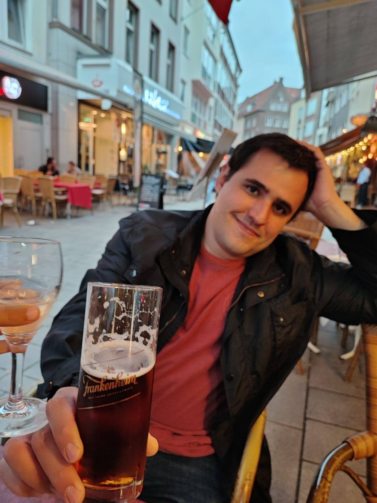 brasileiro-morre-na-holanda-apos-cair-em-canal-voltando-de-festa