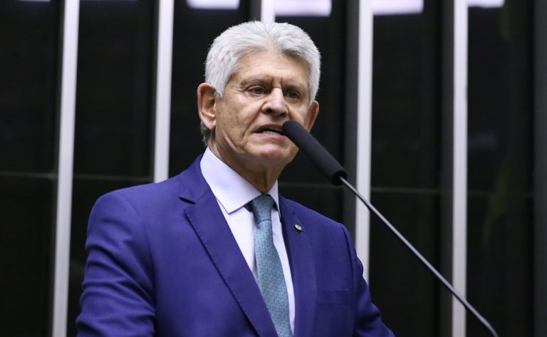 comissao-aprova-proibicao-do-uso-de-microesferas-de-plastico-em-cosmeticos-e-esfoliantes