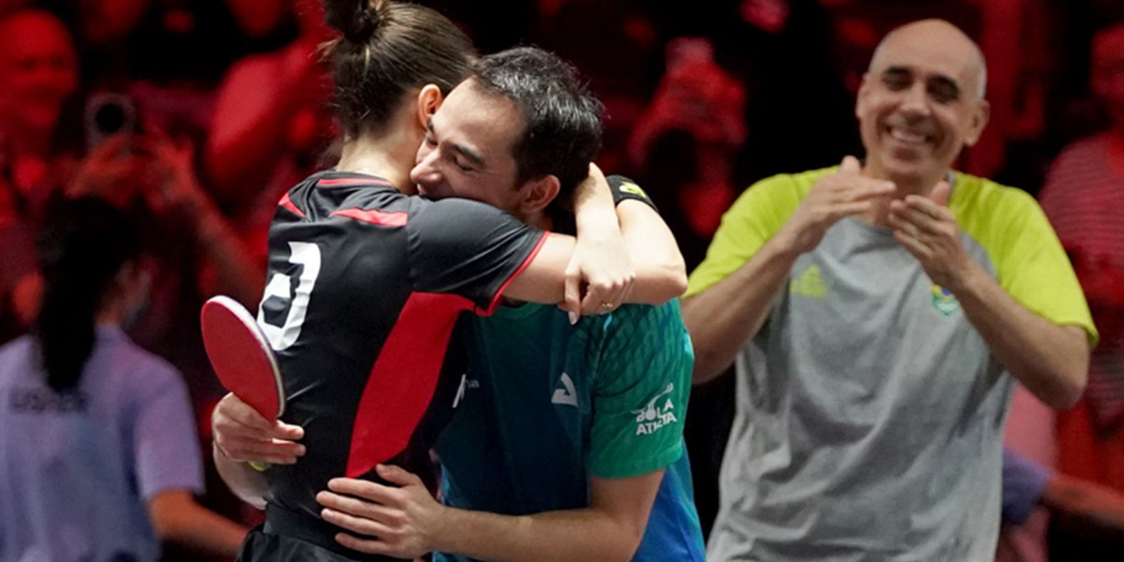 “calderashi”-bate-dupla-numero-1-e-fatura-titulo-no-smash-de-singapura