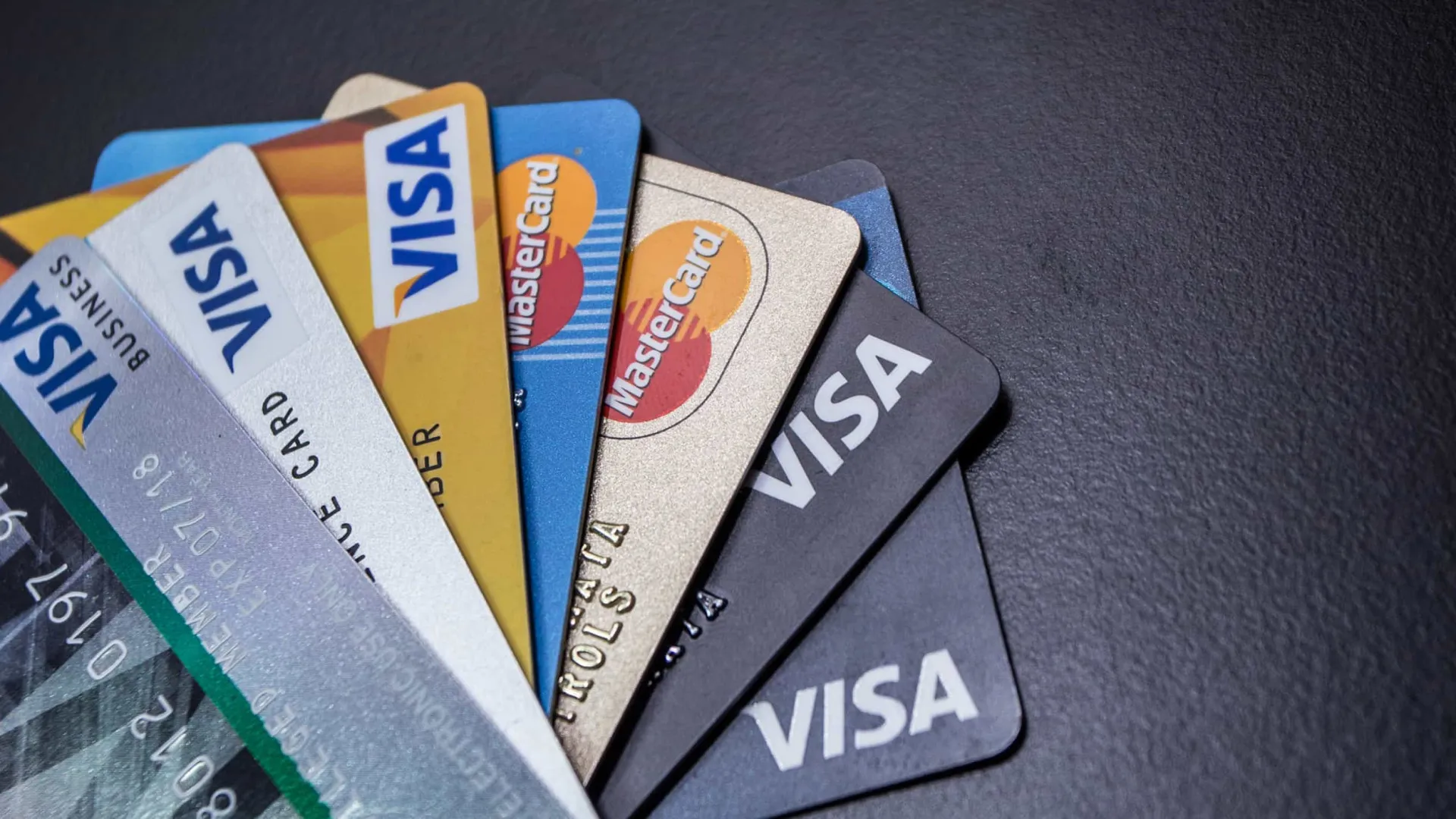 brasil-ja-tem-mais-de-um-cartao-de-credito-por-pessoa-e-setor-caminha-para-saturacao