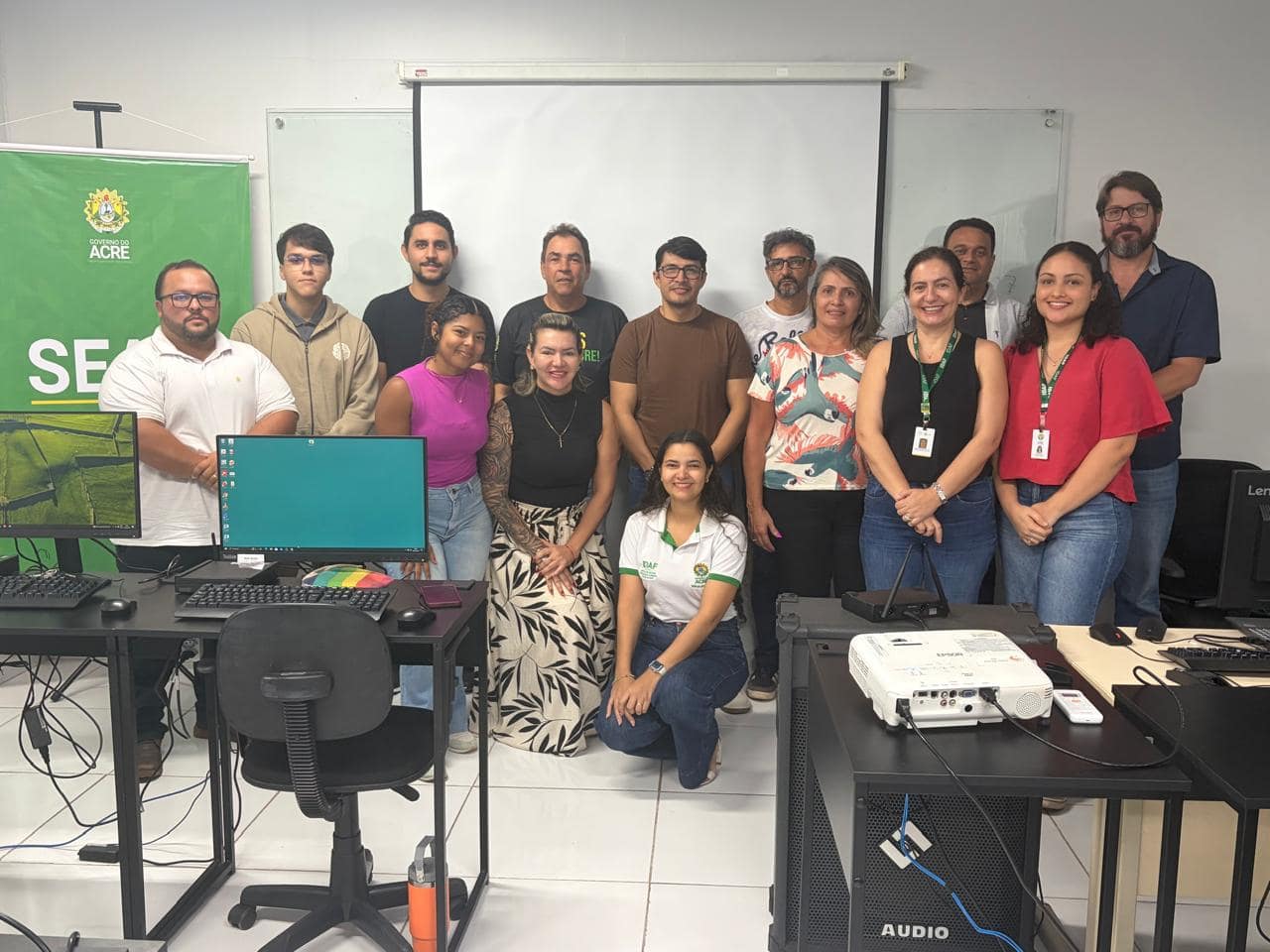 capacitacao-em-qgis-fortalece-atuacao-de-servidores-do-acre-na-gestao-territorial
