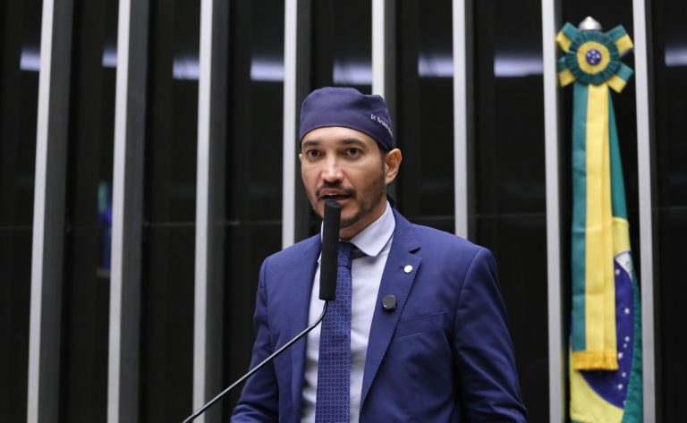 projeto-garante-adicional-de-insalubridade-e-periculosidade-a-professores