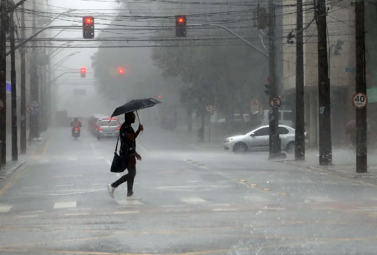 ALERTA LIGADO: Inmet prevê chuvas intensas e ventos fortes no Acre até terça-feira