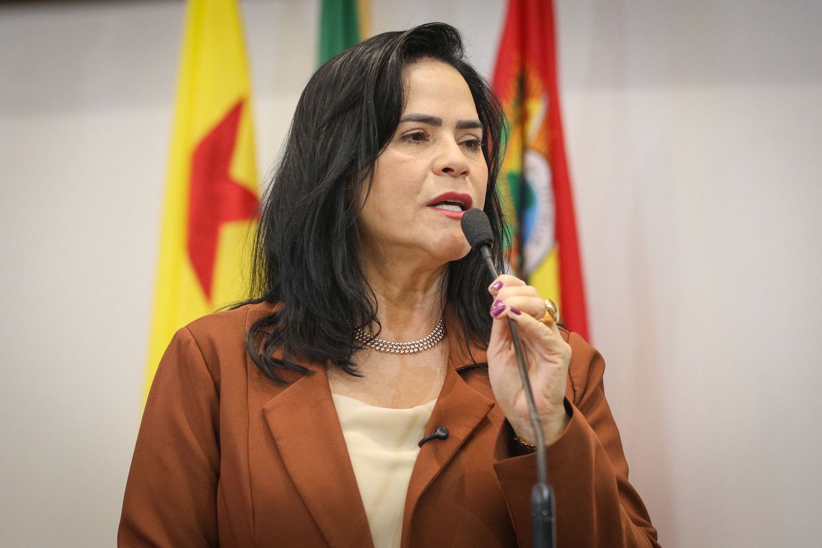 maria-antonia-cobra-recuperacao-urgente-de-ramal-no-vale-do-jurua