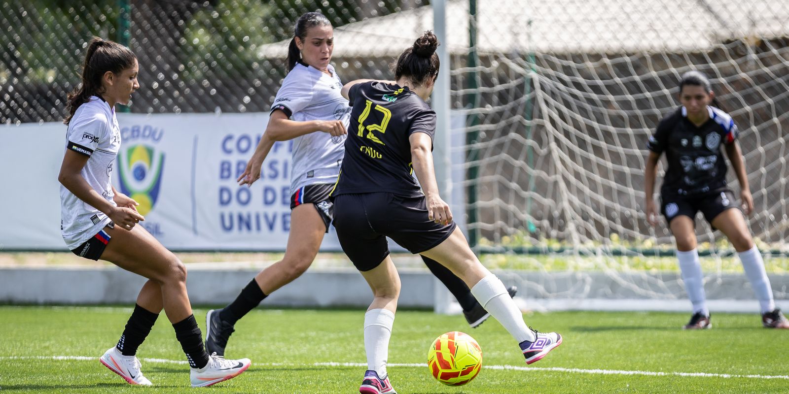 jubs-futebol-contam-com-campo-exclusivo-para-o-futebol-feminino