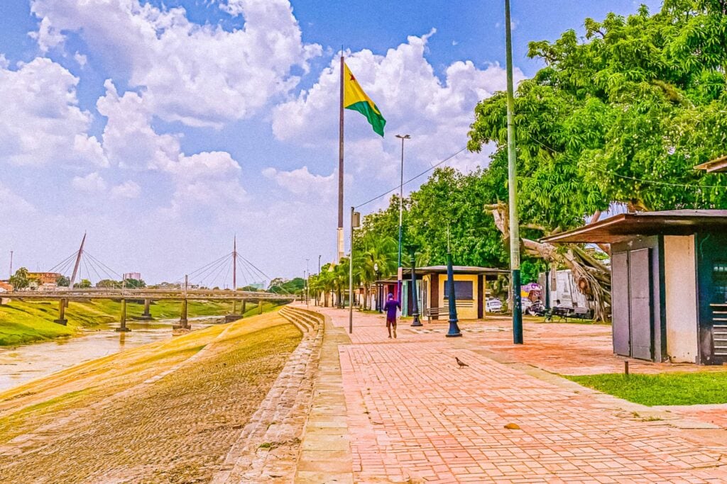 com-area-pertencente-a-uniao,-governo-do-acre-avanca-na-regularizacao-do-calcadao-da-gameleira